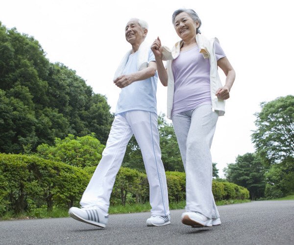 老年大讲堂老人走路常跌倒警惕罹患帕金森